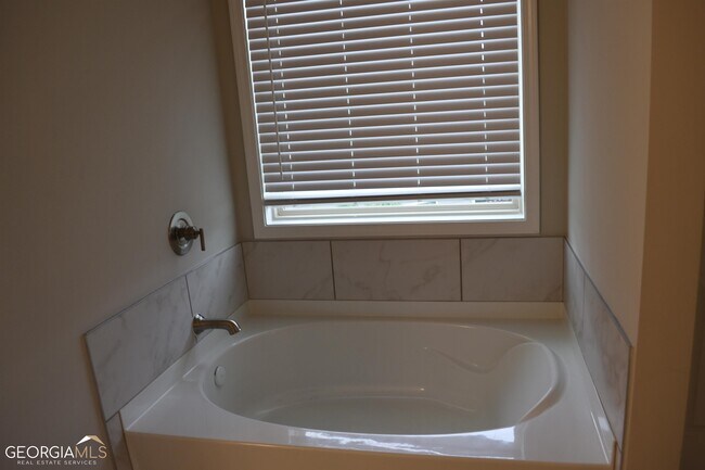 Building Photo - 4040 Bryton Trace Dr