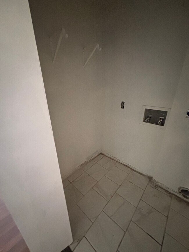 Building Photo - Tulsa Single Family Home for Rent 3 beds 2 bath
