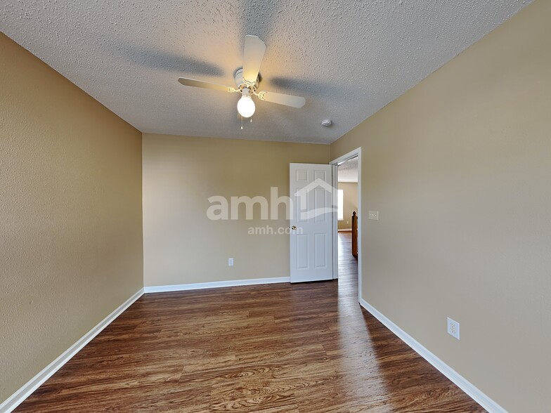 Building Photo - 15353 Wandering Way