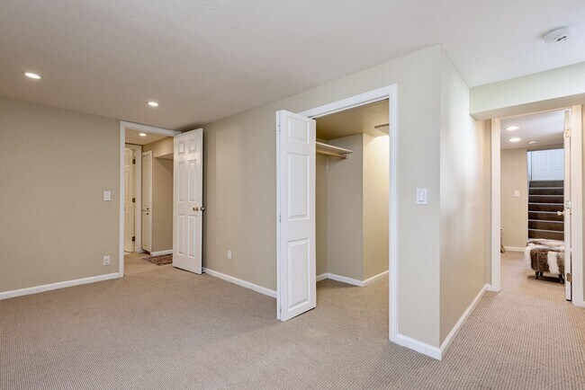 Building Photo - $0 DEPOSIT OPTION! TRADITIONAL BRICK HOME – 4 BED / 2 BATH IN WASH PARK