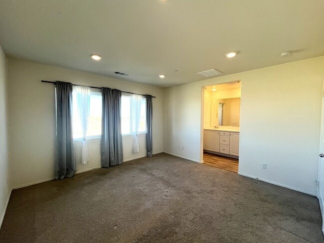 Building Photo - Newly Built 3 Bedroom, 2.5 bathroom Home in Adelanto, CA.