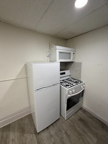 Building Photo - 708 Mills St