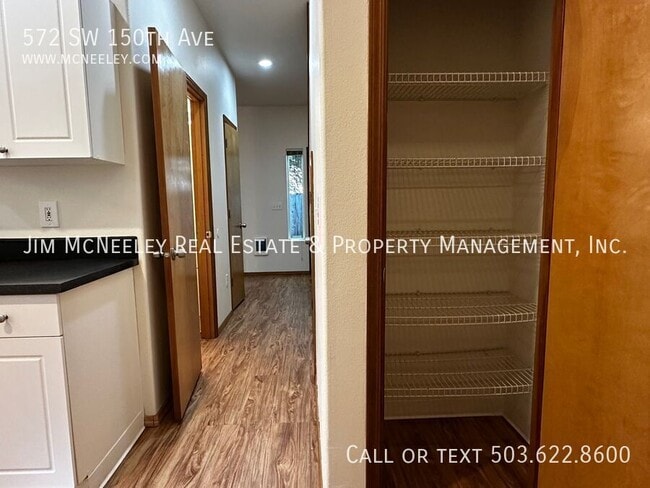 Building Photo - 572 SW 150th Ave