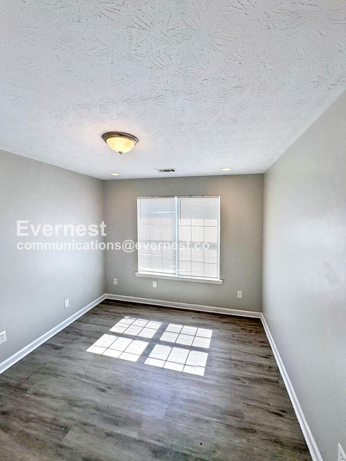 Building Photo - 201 Coldsprings Ct