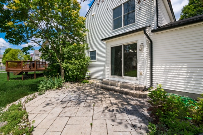 Building Photo - 8607 Clover Glade Dr