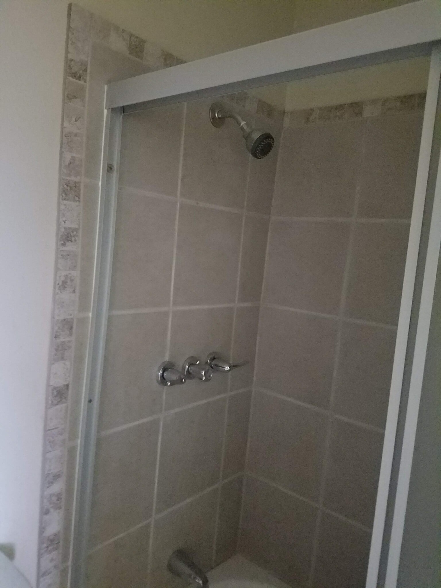 Bath tub and shower - 1897 NW Dogwood St
