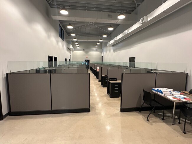 Building Photo - 1114 E Main St