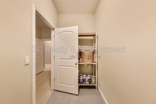 Building Photo - 4610 N Ashland Ave
