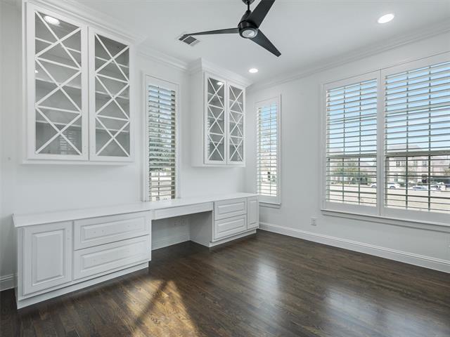 Building Photo - 1500 Le Mans Ln