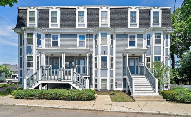 Building Photo - 32 Adamson St