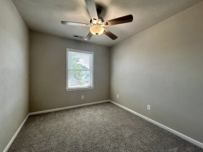 Building Photo - 1344 Hafford Rd