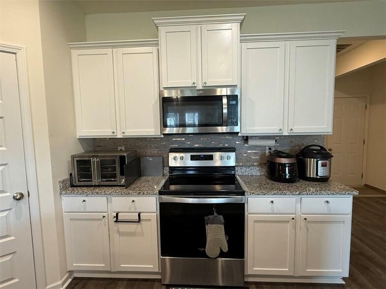 Building Photo - 2015 Waycross Ln