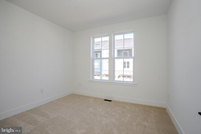 Building Photo - 8104 Donatello Dr