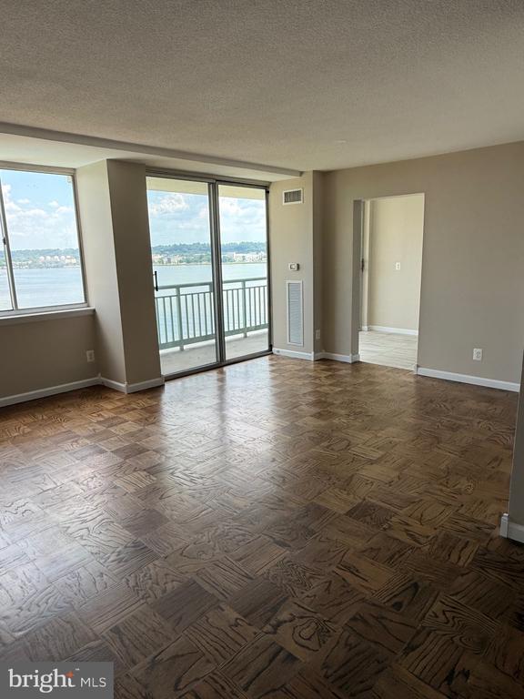 Building Photo - 501 Slaters Ln