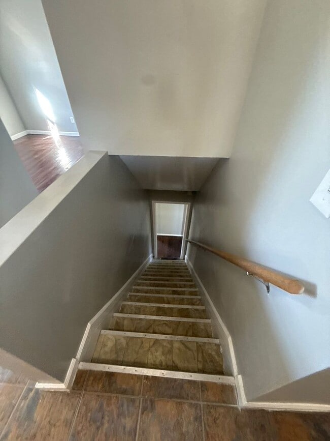 Building Photo - 4 Bedroom 2 Bath Home in Lincoln Park