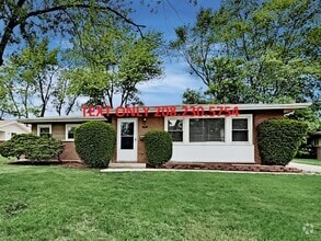 Building Photo - 423 Springfield St