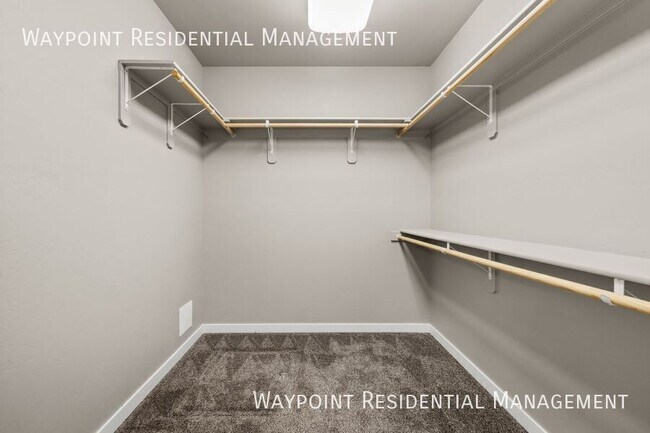 Building Photo - 4235 S Highcliff Ave