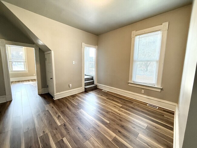 Building Photo - 1503 Roberts Ave