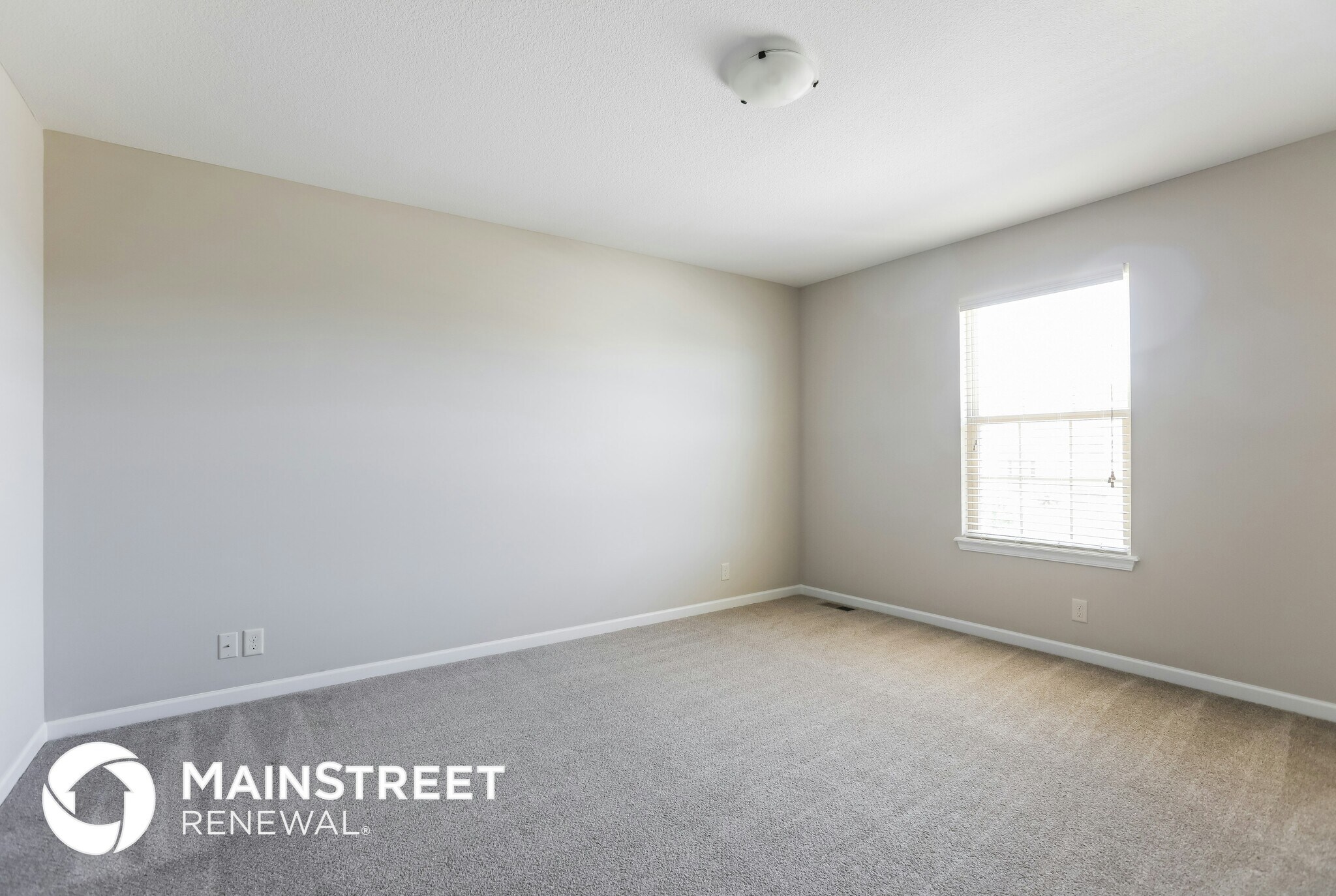 Building Photo - 1405 NW High View Dr