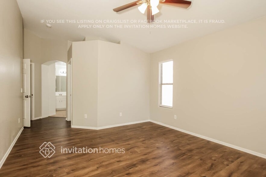 Building Photo - 3352 E Chickadee Rd