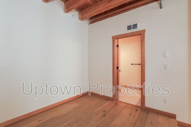 Building Photo - 1515 N Rosa Parks Way