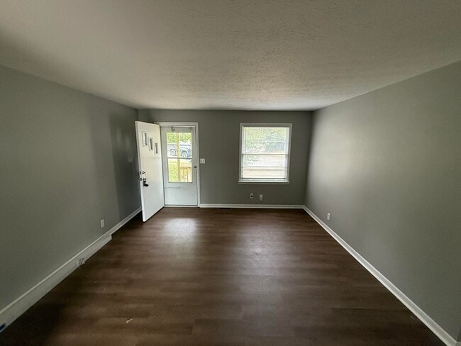 Building Photo - 134 Halls Ln