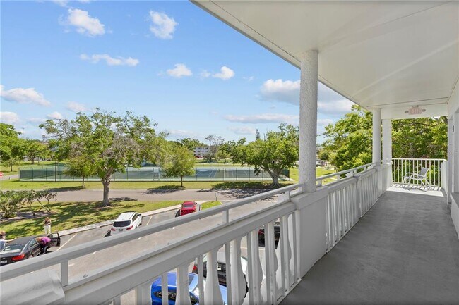 Building Photo - 2428 Columbia Dr