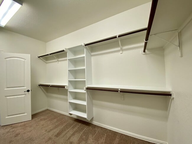 Building Photo - 7021 Spade Ranch Rd