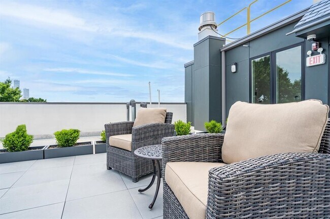 Building Photo - 3316 John F. Kennedy Blvd