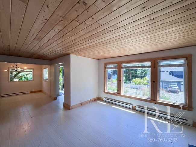 Building Photo - Chic Farmhouse Vibes in Charming Suquamish...