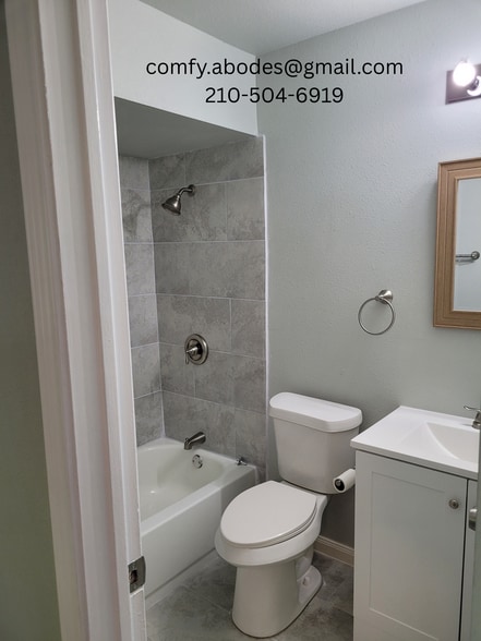 Building Photo - 5414 Green Grove St