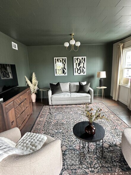 Building Photo - 1018 Mound St