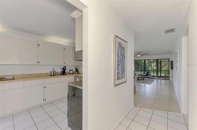 Building Photo - 952 N Beneva Rd