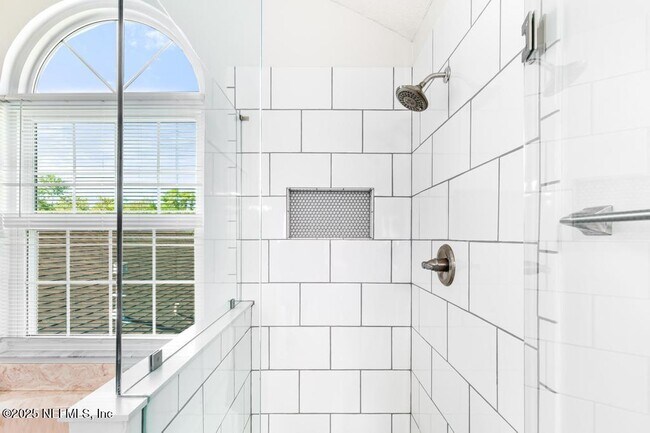 Building Photo - 2887 Lantana Lakes Dr