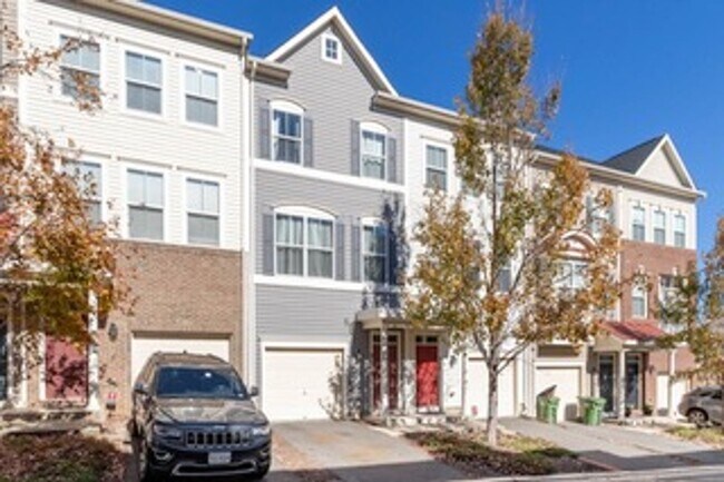 Building Photo - 213 Shamrock Dr