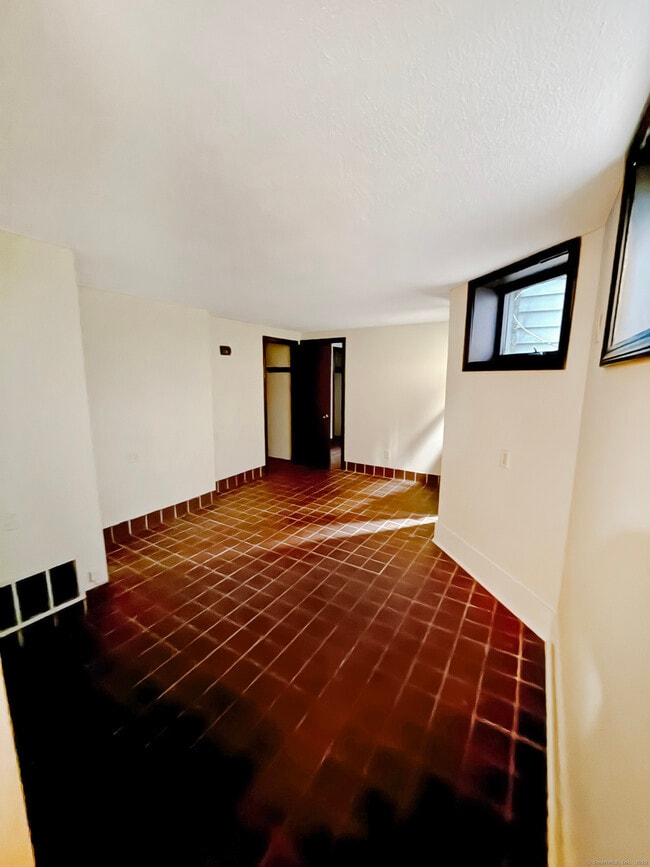 Building Photo - 608 Orange St