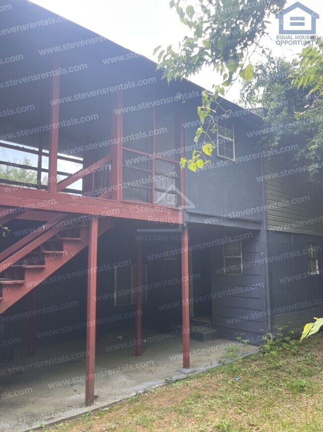 Building Photo - 3615 Ridgeside Rd