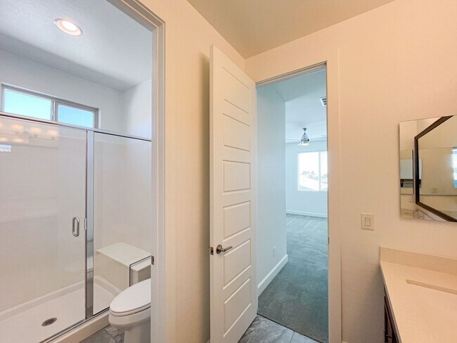 Building Photo - Exquisite Luxury Rental in Prestigious Gated Tule Springs Community