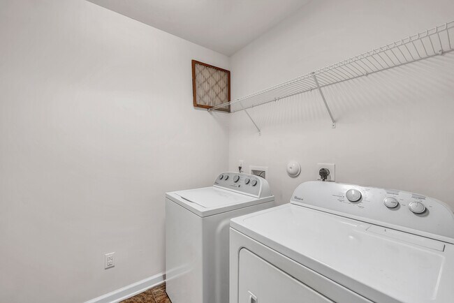 Building Photo - 507 Mt Carmel Rd