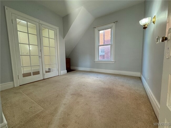 Building Photo - 401 Parkside Ave