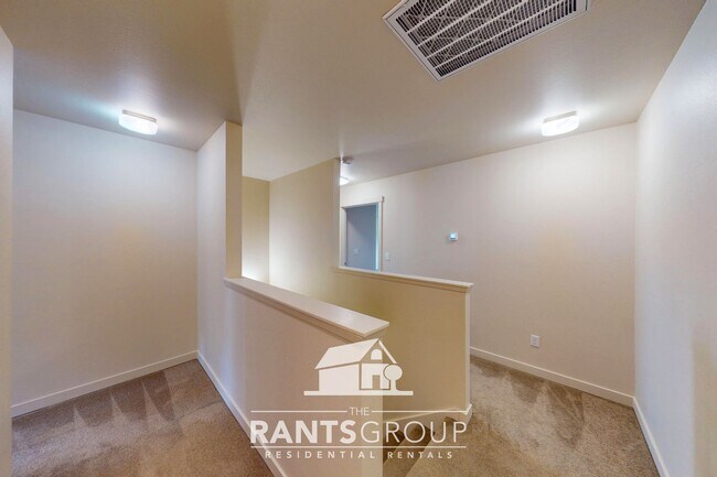 Building Photo - 837R