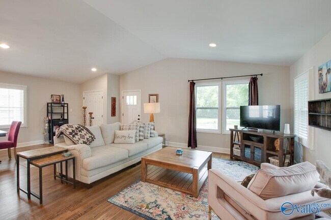 Building Photo - 805 Rison Ave NE