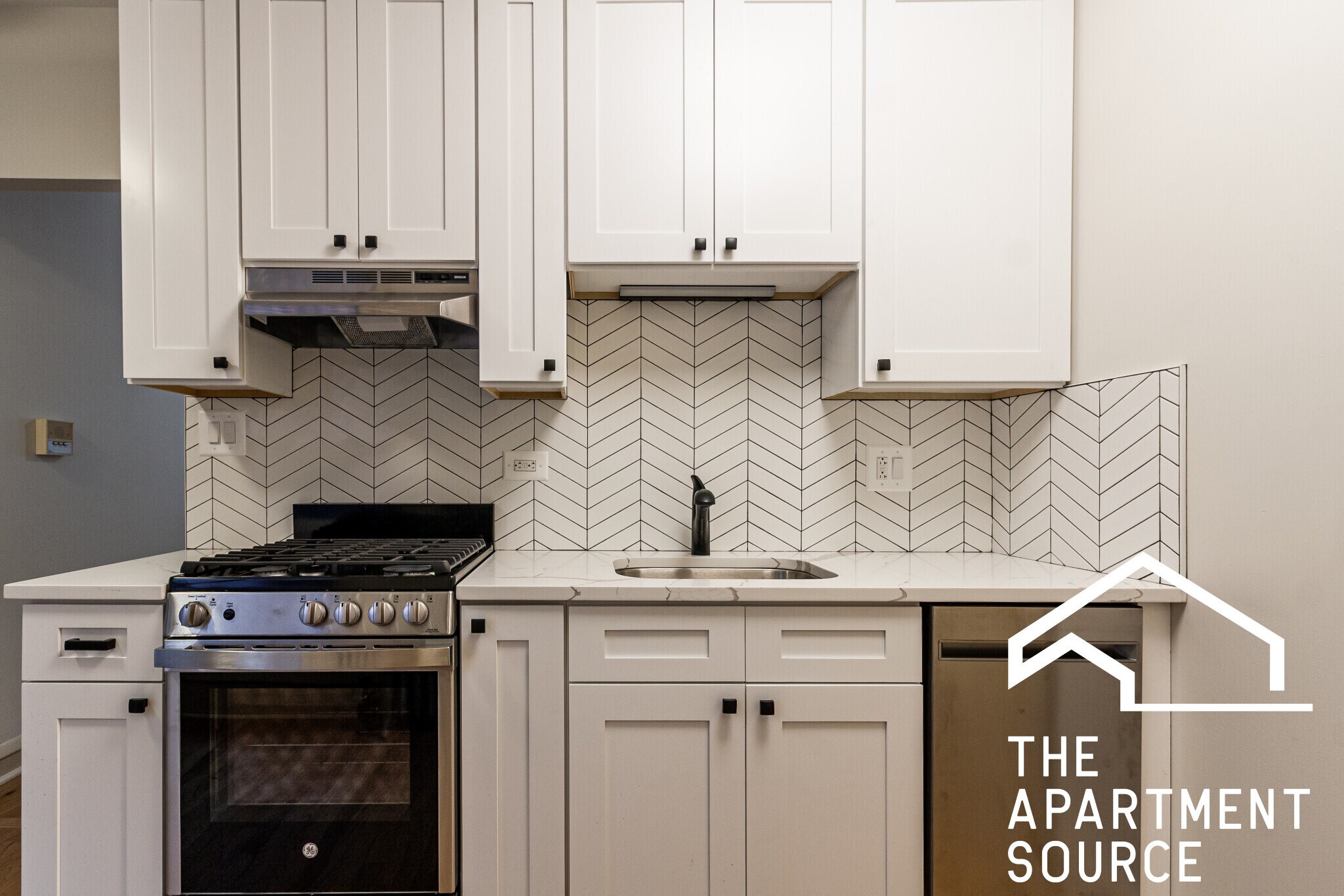 Building Photo - 5941 N Paulina St