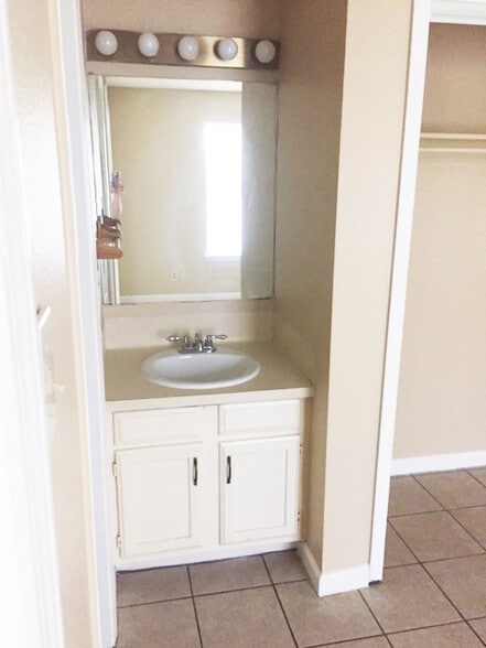 Building Photo - Parkview Apartments