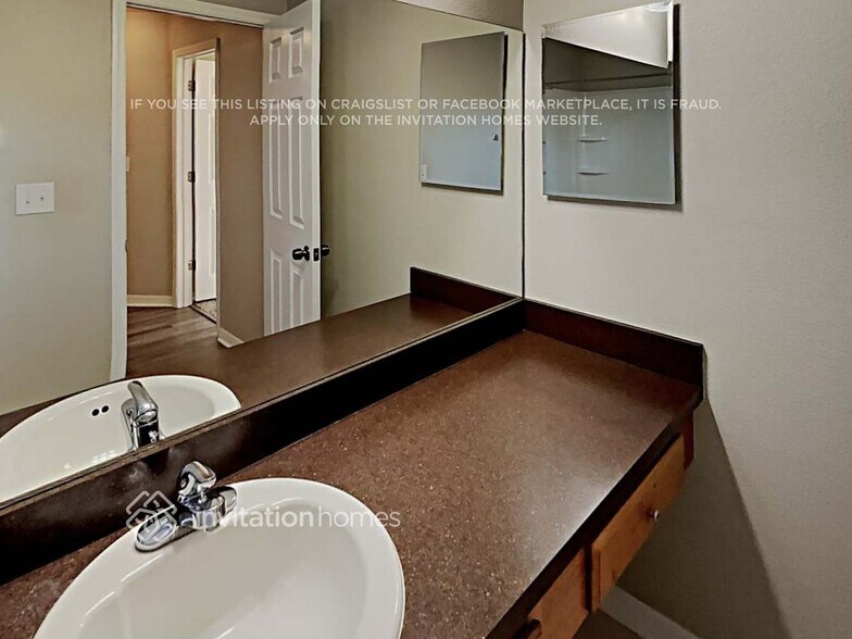 Building Photo - 7444 Bridgeview Dr