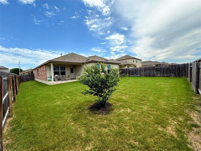 Building Photo - 5612 Bellissima Way