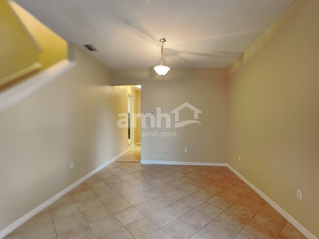 Building Photo - 10618 Bamboo Rod Cir