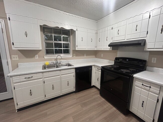 Building Photo - 3624-3626shi