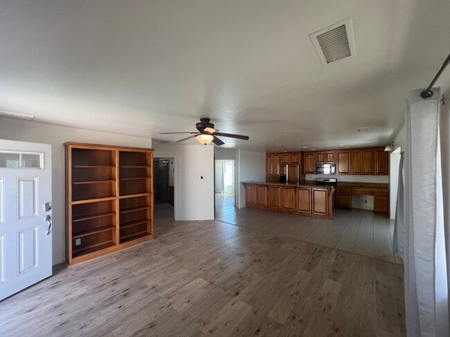 Building Photo - Charming 2 bedroom in Mockingbird Canyon!