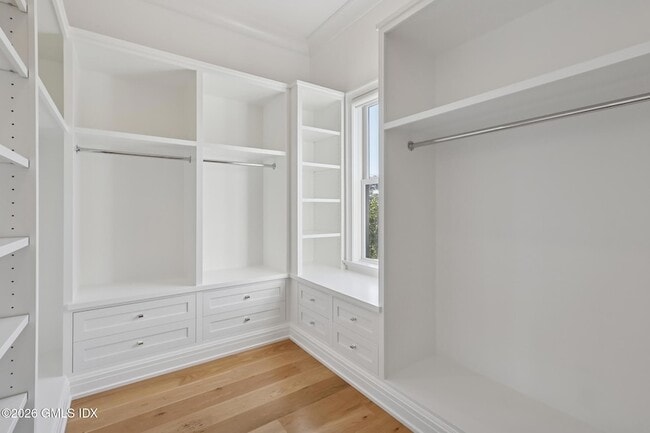 Building Photo - 25 Woodland Dr